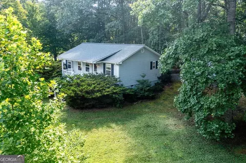 9050 Bobby Jo Ln, Young Harris, GA 30582