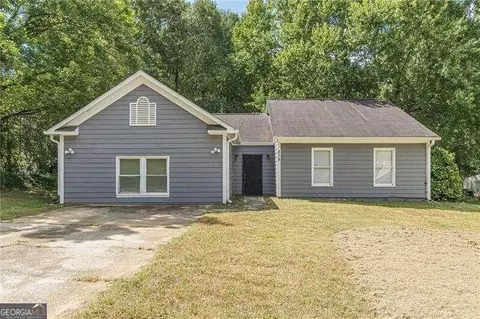 879 Fox Valley Dr, Stone Mountain, GA 30088