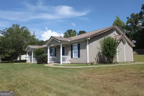 17 Truitt St, Manchester, GA 31816