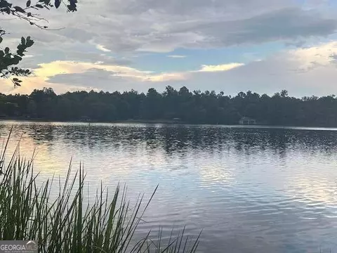 682 Parham Rd, Milledgeville, GA 31061