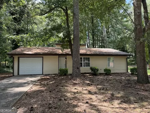 7215 Buck Creek Dr, Fairburn, GA 30213