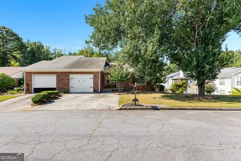 205 Monmouth Dr, Fayetteville, GA 30214