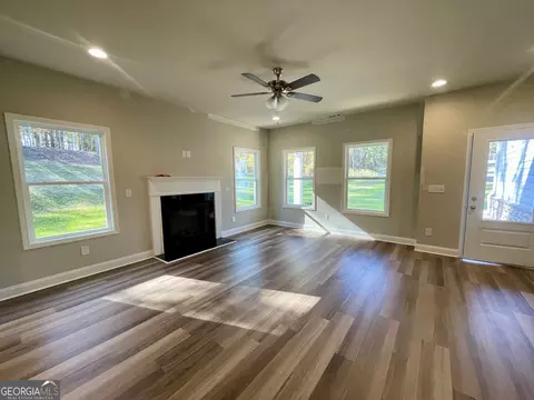 133 Strickland Loop, Forsyth, GA 31029 photo 2