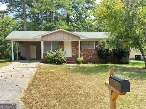 2405 River Ridge Rd NE, Milledgeville, GA 31061