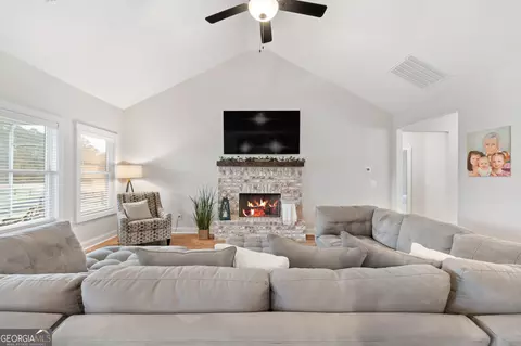 67 Lakepoint Dr, Williamson, GA 30292 photo 16