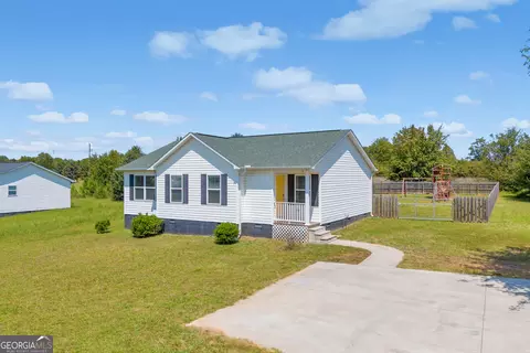402 Memorial Rd, Hartwell, GA 30643