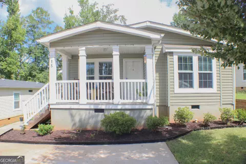 15 Redwood Cir, Newnan, GA 30263