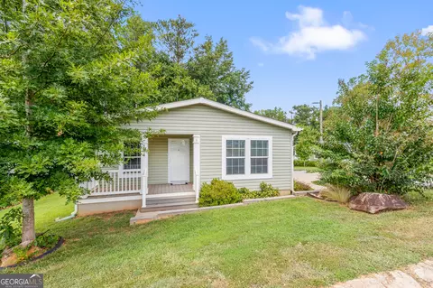 144 Willow Dr E, Newnan, GA 30263