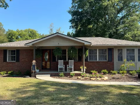 8 Lake Park Dr NW, Rome, GA 30165