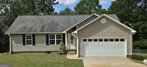 725 Transylvania Dr, Sandersville, GA 31082