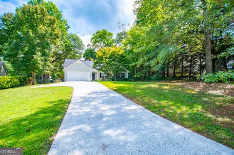 807 Cobb Landing Ct, Villa Rica, GA 30180