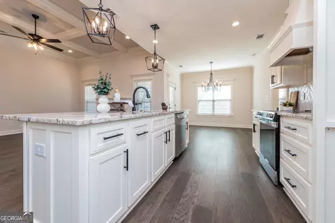 207 Obsidian Dr, Perry, GA 31069 photo 4