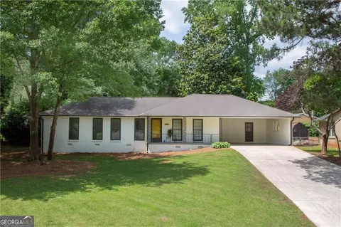 649 Rollingwood Dr, Stone Mountain, GA 30087