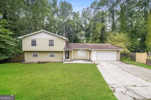 648 Overlook Ct, Jonesboro, GA 30238