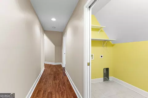 Entry Way - 200 Ridgeview Ct, Lagrange, GA 30240 photo 7 of 9