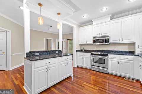 Kitchen - 200 Ridgeview Ct, Lagrange, GA 30240 photo 2 of 6
