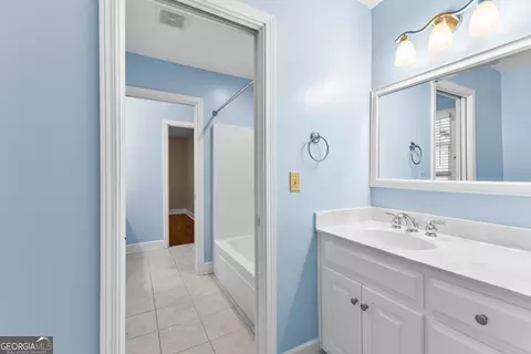 Bath - 200 Ridgeview Ct, Lagrange, GA 30240 photo 3 of 10