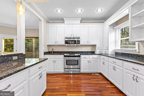 Kitchen - 200 Ridgeview Ct, Lagrange, GA 30240 photo 6 of 6