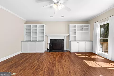 Living - 200 Ridgeview Ct, Lagrange, GA 30240 photo 3 of 9