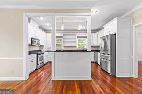 Kitchen - 200 Ridgeview Ct, Lagrange, GA 30240 photo 4 of 6