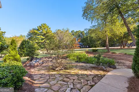Exterior - 200 Ridgeview Ct, Lagrange, GA 30240 photo 4 of 16