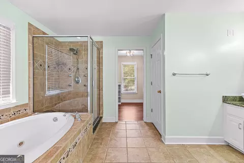 Bath - 200 Ridgeview Ct, Lagrange, GA 30240 photo 7 of 10