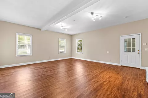 Living - 200 Ridgeview Ct, Lagrange, GA 30240 photo 7 of 9