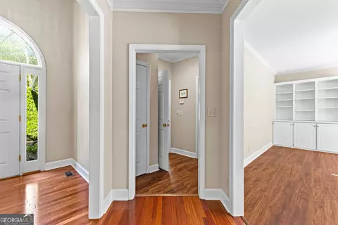 Entry Way - 200 Ridgeview Ct, Lagrange, GA 30240 photo 4 of 9
