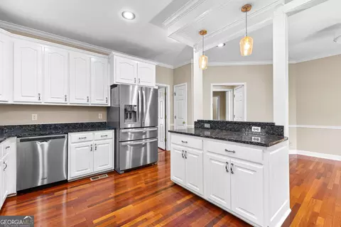 Kitchen - 200 Ridgeview Ct, Lagrange, GA 30240 photo 3 of 6