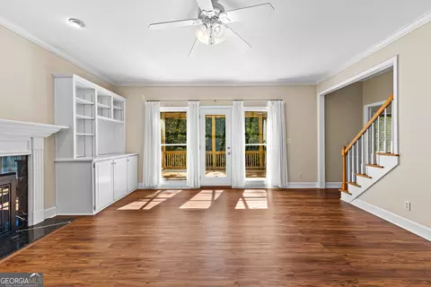 Living - 200 Ridgeview Ct, Lagrange, GA 30240 photo 4 of 9