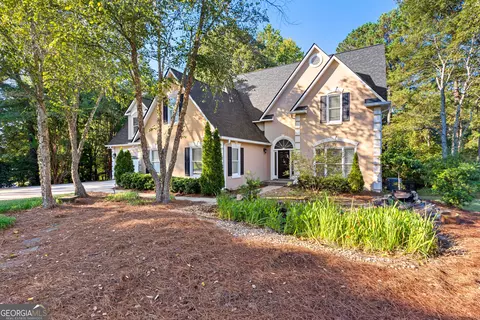 Exterior - 200 Ridgeview Ct, Lagrange, GA 30240 photo 2 of 16