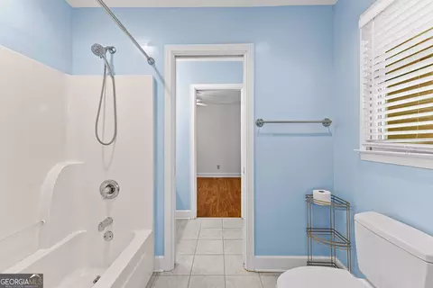 Bath - 200 Ridgeview Ct, Lagrange, GA 30240 photo 2 of 10
