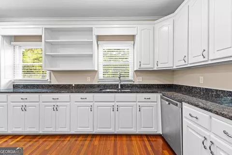 Kitchen - 200 Ridgeview Ct, Lagrange, GA 30240 photo 5 of 6