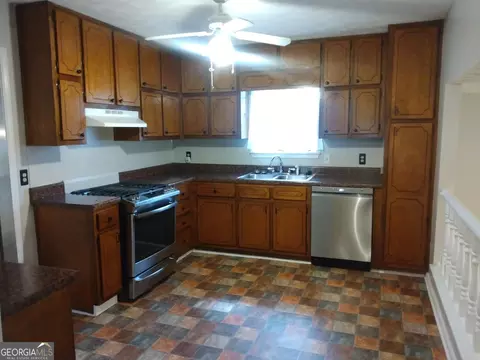 303 Farmbrook Pt, Stockbridge, GA 30281 photo 11