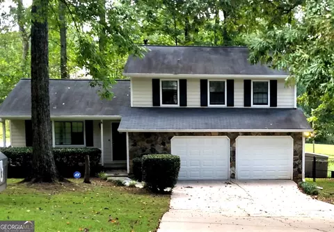 303 Farmbrook Pt, Stockbridge, GA 30281