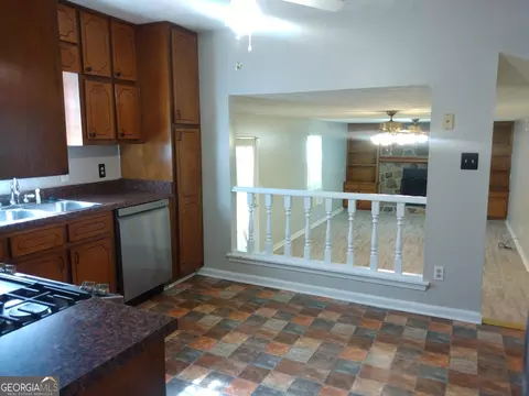 303 Farmbrook Pt, Stockbridge, GA 30281 photo 15