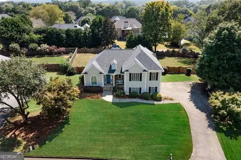 6 Hampton Ln, Cartersville, GA 30120