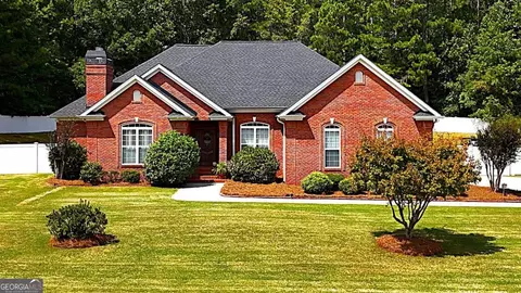 327 Mallard Dr, Carrollton, GA 30116