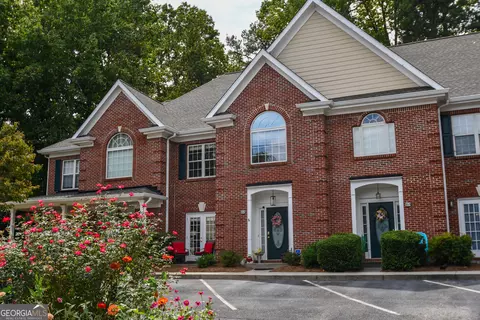 2075 Pine Tree Dr, Buford, GA 30518