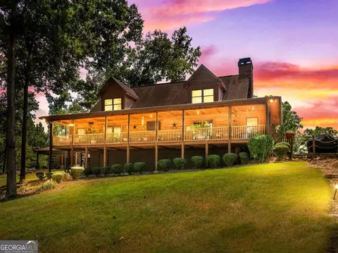 1118 Bear Creek Pt, Mansfield, GA 30055