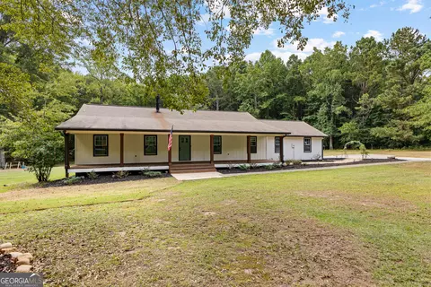 520 Lassetter Rd, Sharpsburg, GA 30277