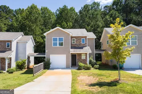 645 Carlton Pointe Dr, Palmetto, GA 30268
