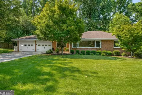 1310 Amanda Cir, Decatur, GA 30033