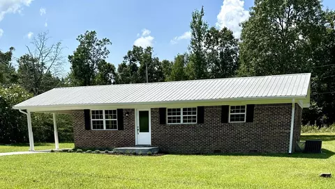 6 Woodland Dr, Centre, AL 35960