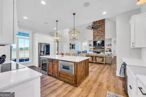 Kitchen - 590 Sardis Rd, Rayle, GA 30660 photo 8 of 10