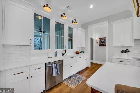 Kitchen - 590 Sardis Rd, Rayle, GA 30660 photo 4 of 10