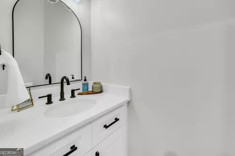Bath - 590 Sardis Rd, Rayle, GA 30660 photo 4 of 12