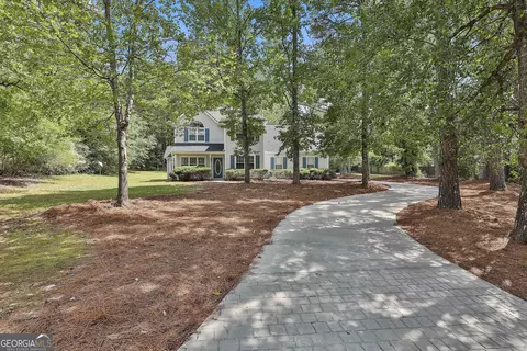 24 Biltmore Cir, Sharpsburg, GA 30277