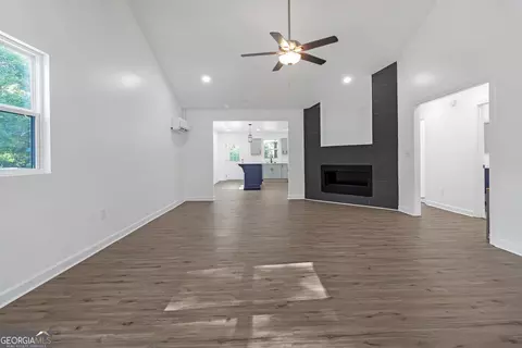 Living - 605 S Harlem Cir, Lagrange, GA 30241 photo 1 of 3