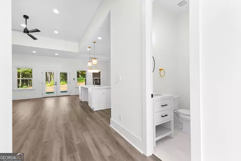 Entry Way - 228 S Smith Rd, Lagrange, GA 30241 photo 5 of 12